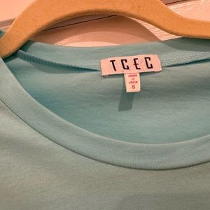 Super easy dress! Looks great with sneakers or a sandal.